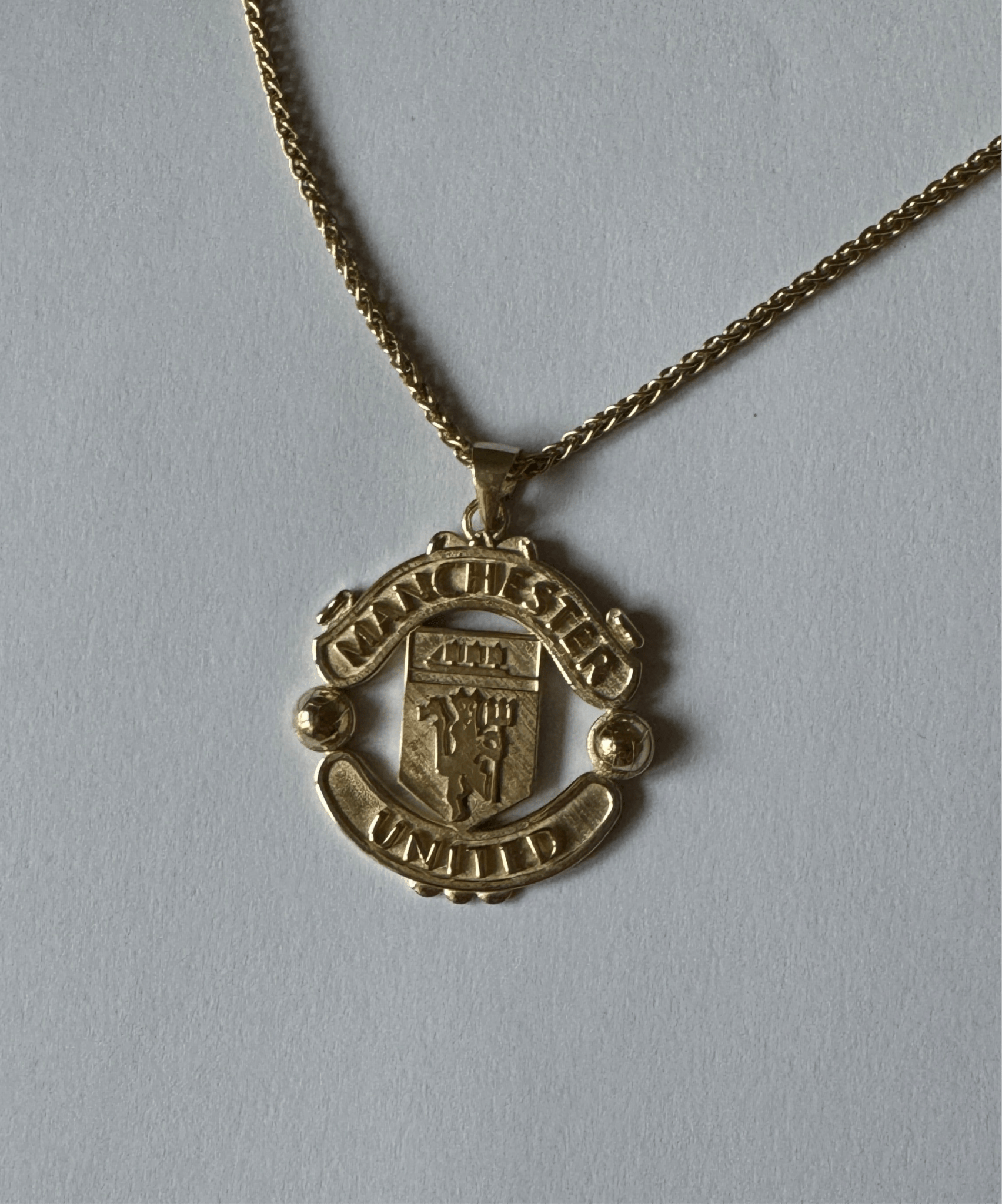 9ct Gold Manchester United Pendant - Fuegold Jewellery